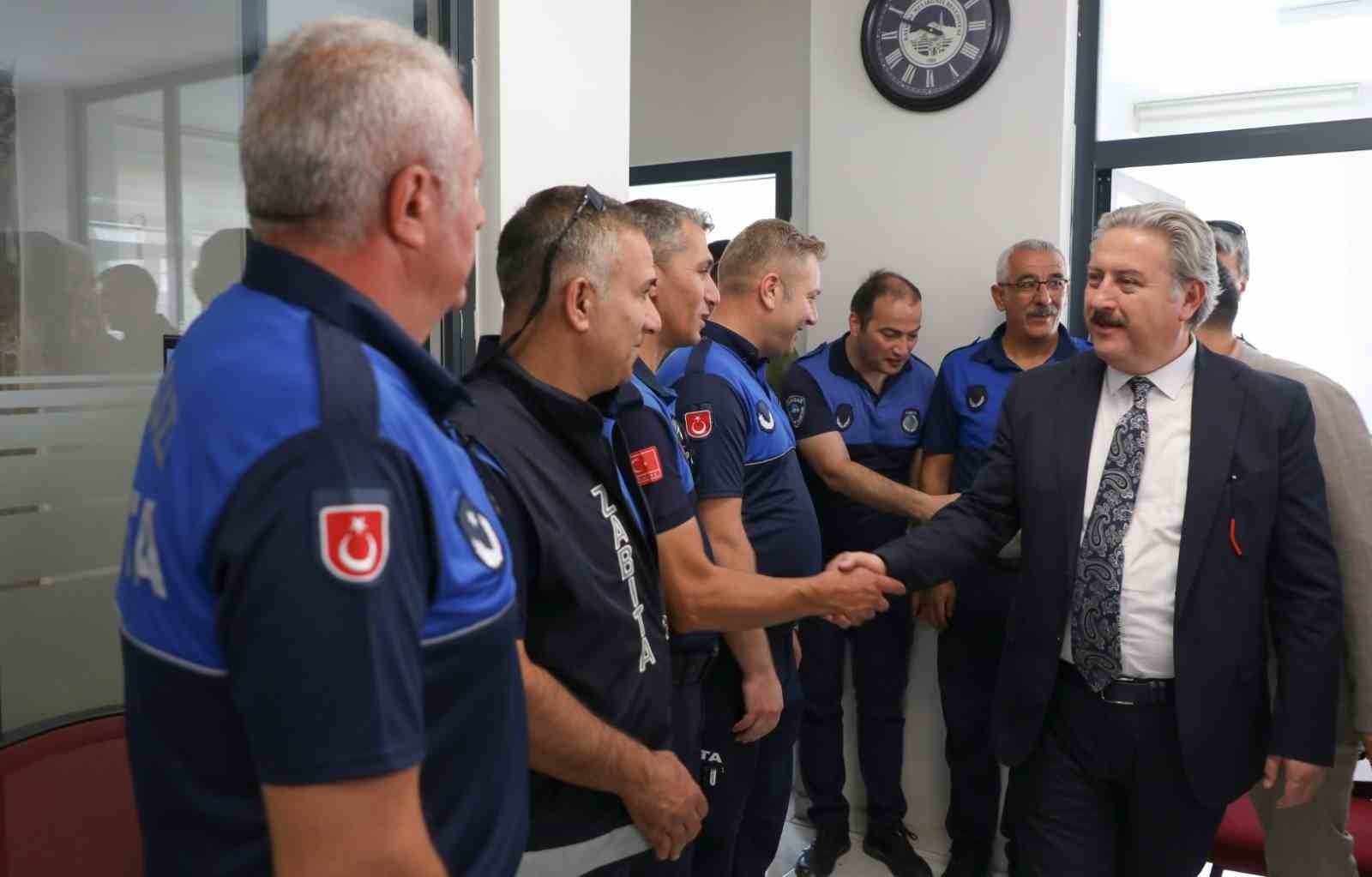 baskan-palancioglu-personel-ile-bayramlasti
