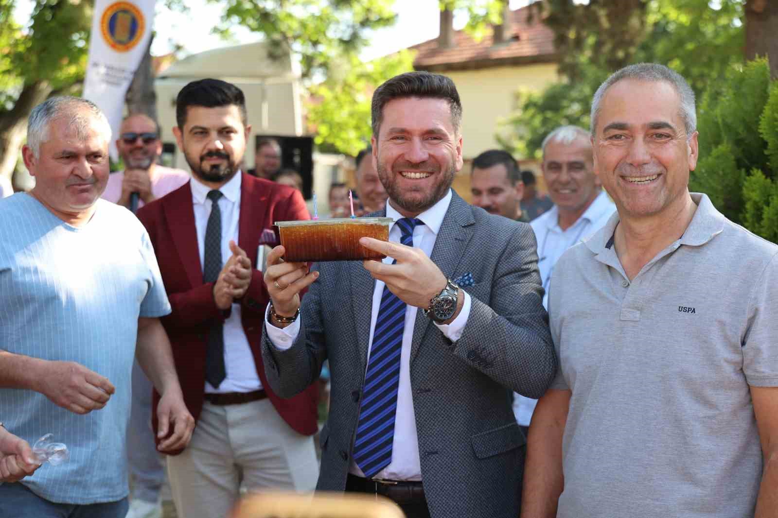 baskan-tatika-kar-helvali-surpriz-dogum-gunu-kutlamasi