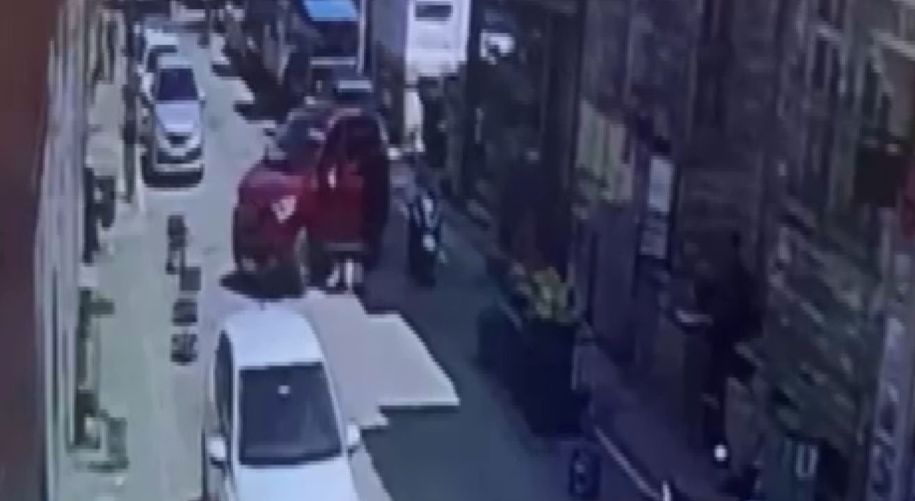 otomobil-mobilya-magazasina-daldi-facia-ucuz-atlatildi