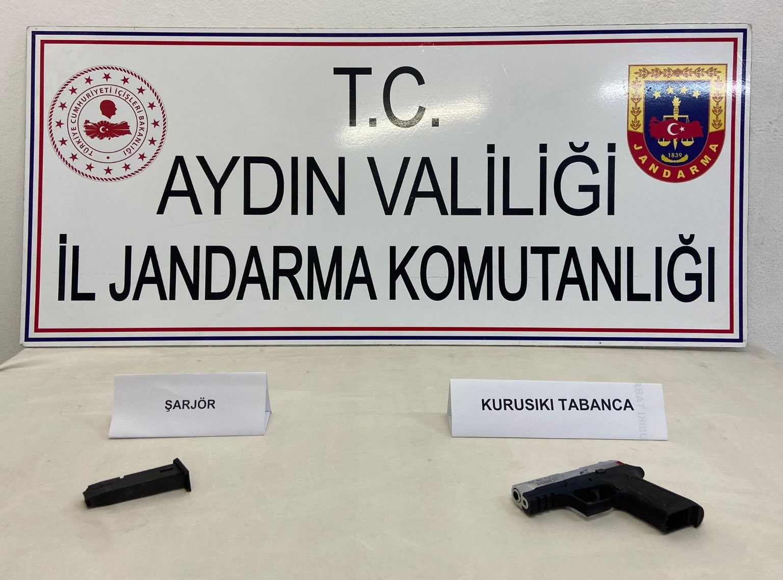 sultanhisarda-kurusiki-tabanca-ele-gecirildi