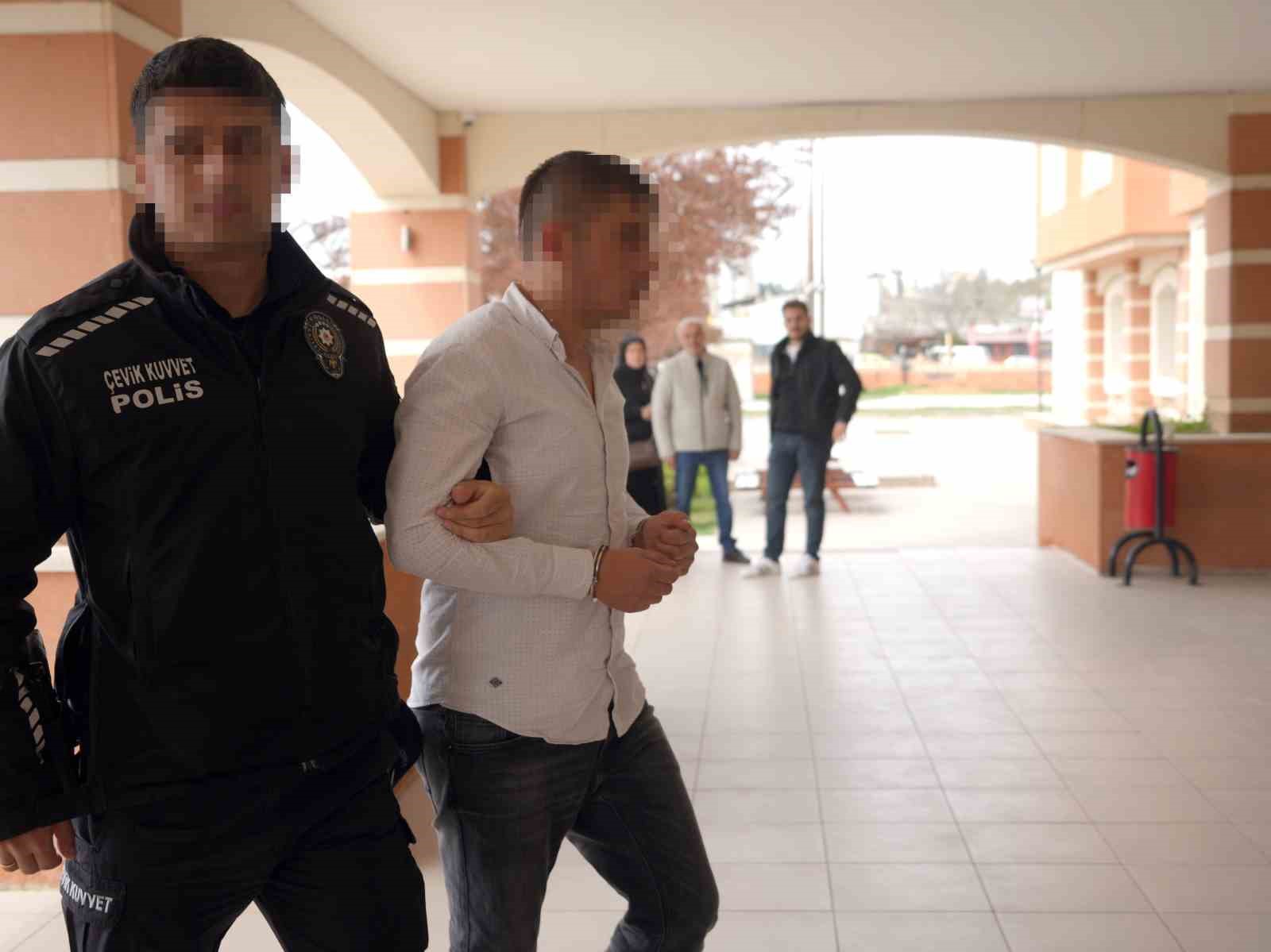 uyusturucu-cinayetinde-saniklarin-yargilanmasina-devam-edildi