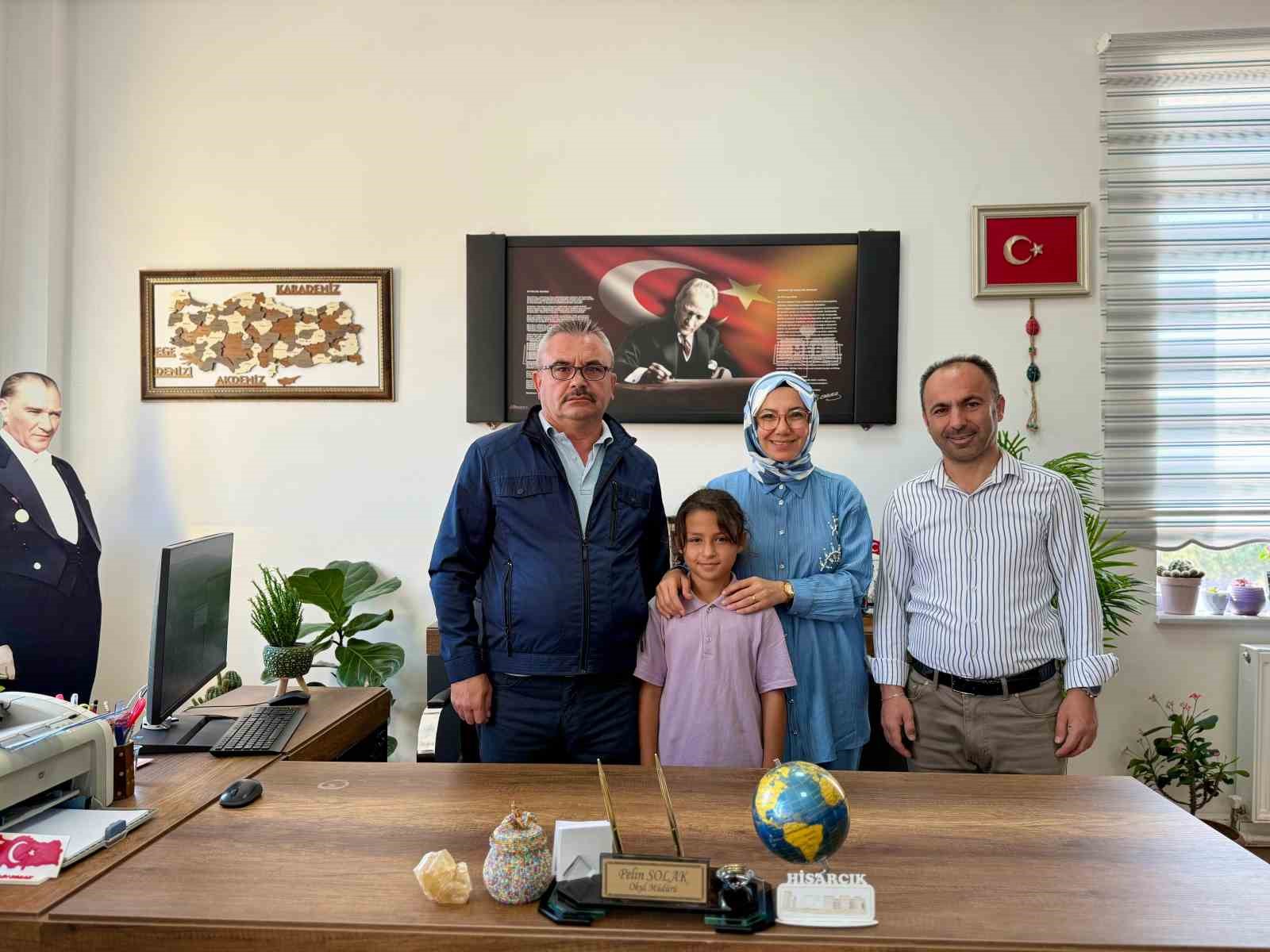 1-kural-1-omur-temali-resim-yarismasi-il-birincisi-hisarcik-ataturk-ilkokulundan