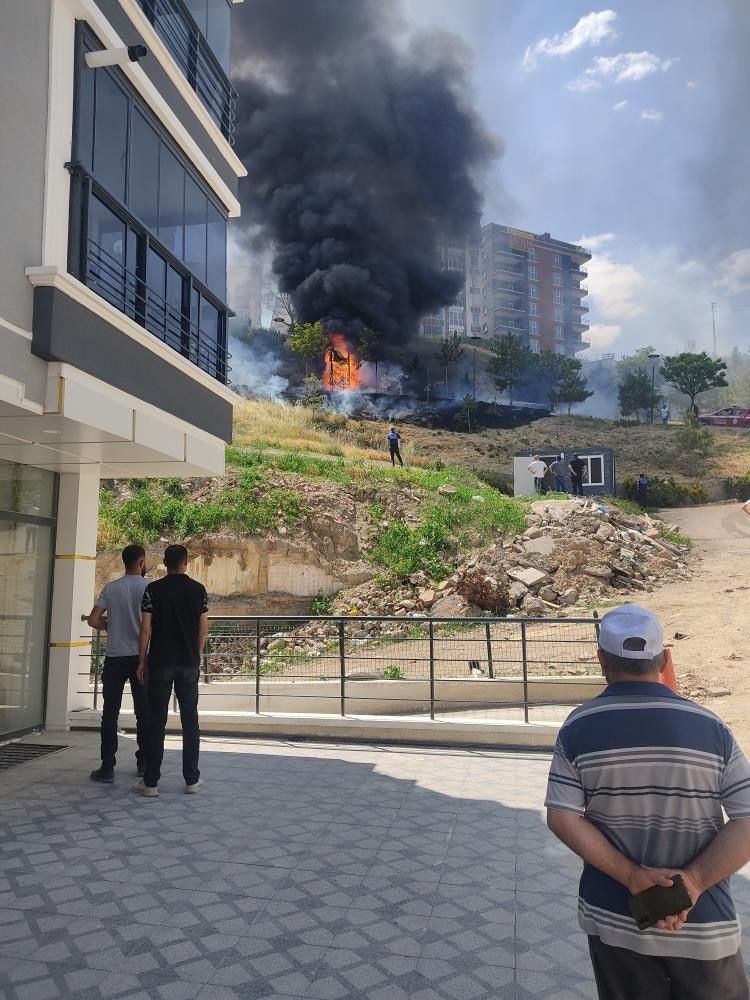 ankarada-bir-parkin-2-cocuk-tarafindan-yakildigi-iddia-edildi