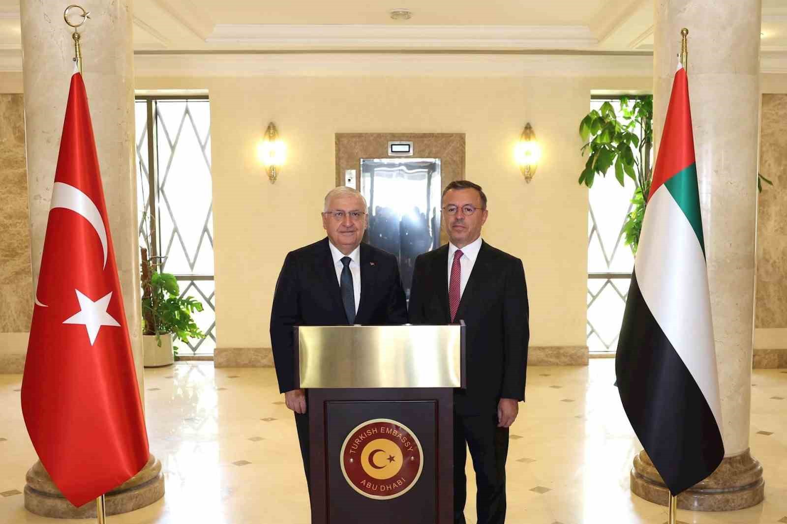 bakan-guler-turkiyenin-abu-dabi-buyukelciligini-ziyaret-etti