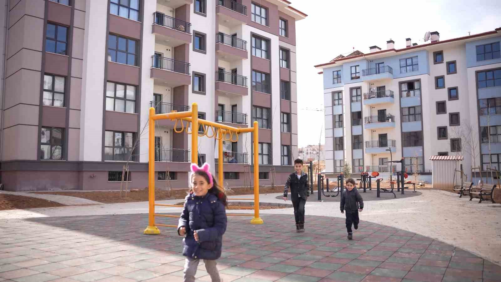 bakan-kurum-malatyada-tamamlanan-konutlari-paylasti