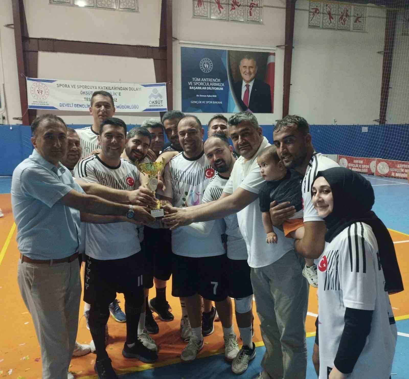 develide-voleybol-coskusu