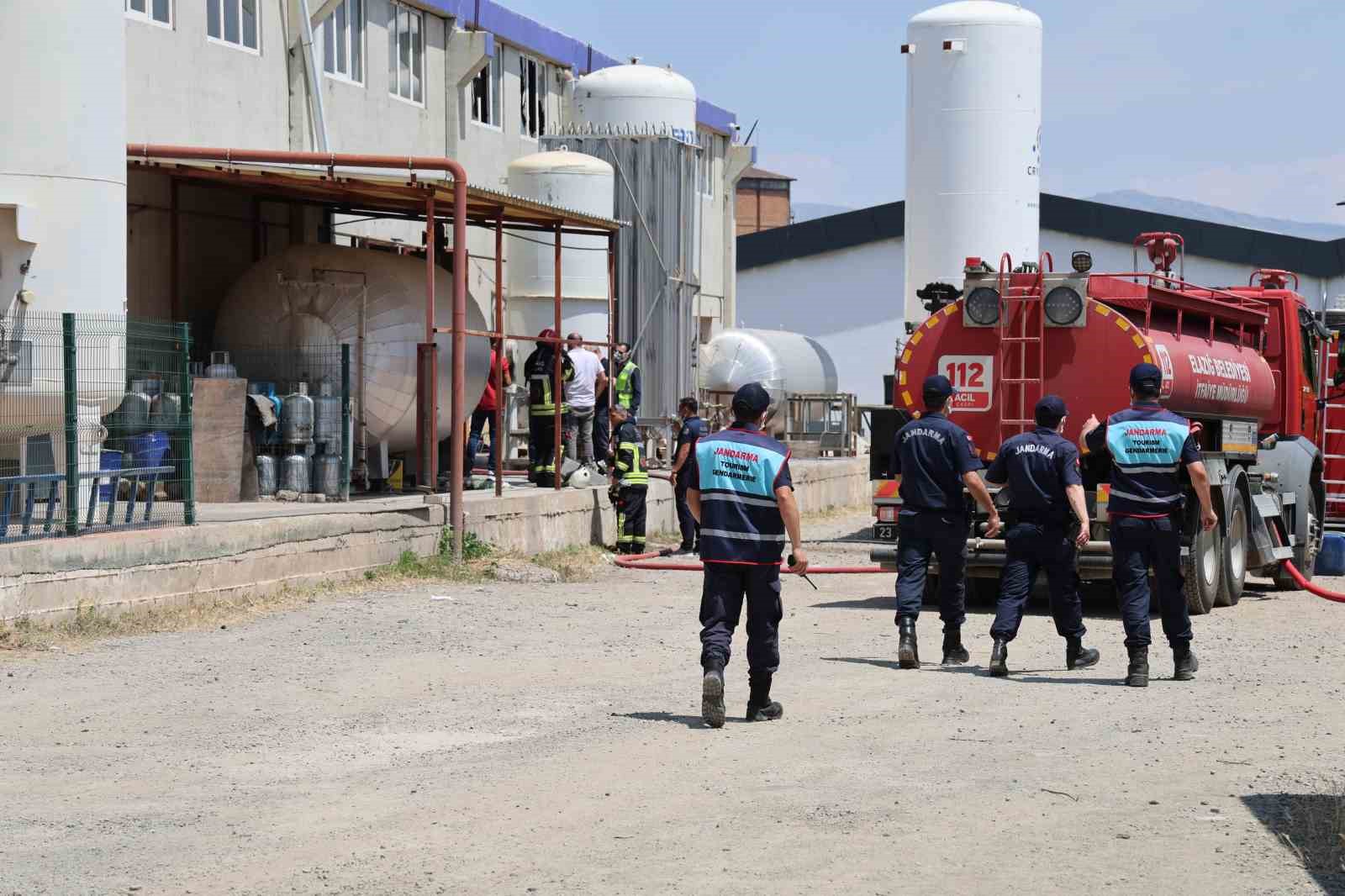 elazigda-gaz-dolum-tesisinde-patlama-3-kisi-gazdan-etkilendi