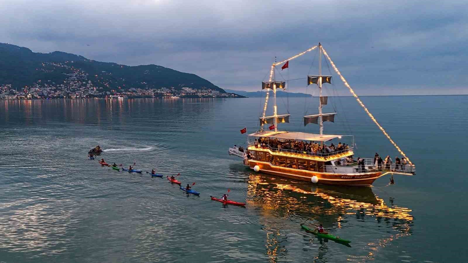karadeniz-kanolarla-renklendi