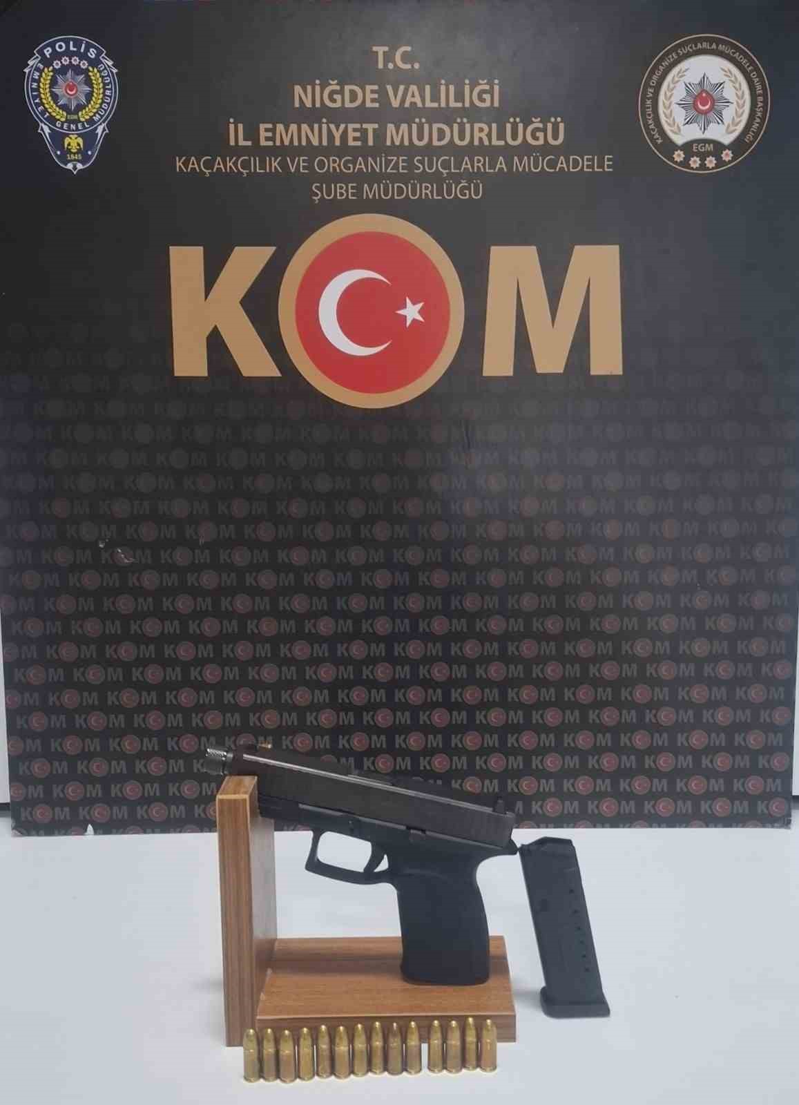 nigdede-kacak-alkol-ve-silah-operasyonu-3-supheli-gozaltinda