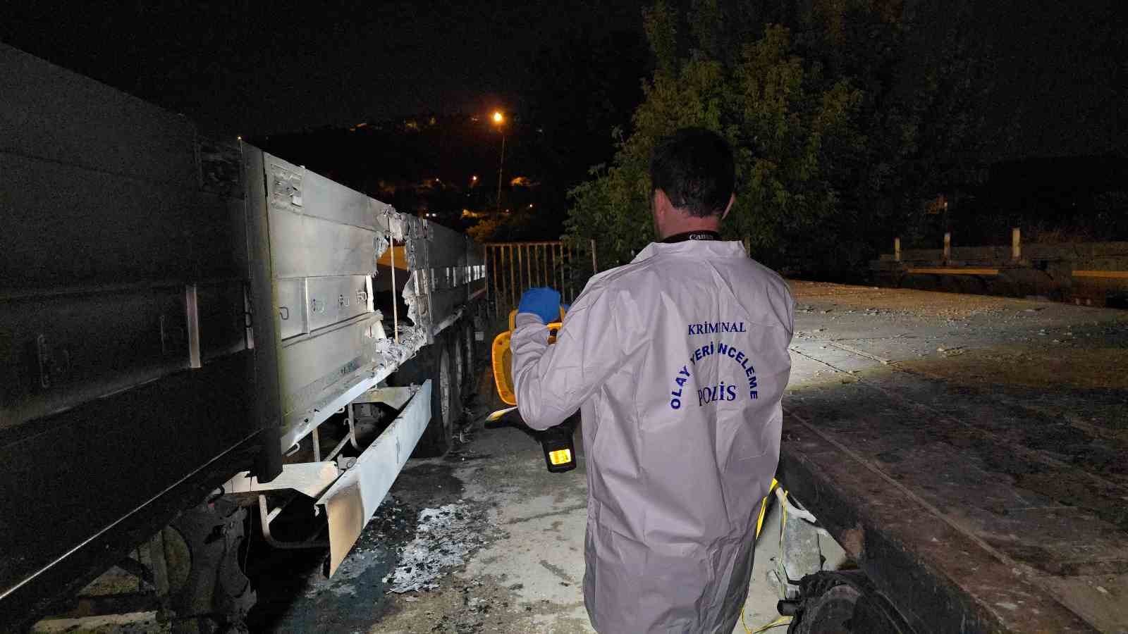 park-halindeki-tirlarin-dorselerini-atese-verdiler