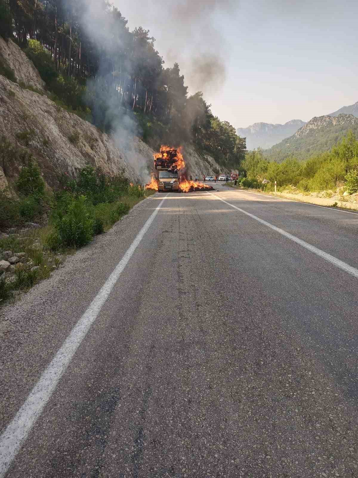 saman-yuklu-arac-alev-alev-yandi