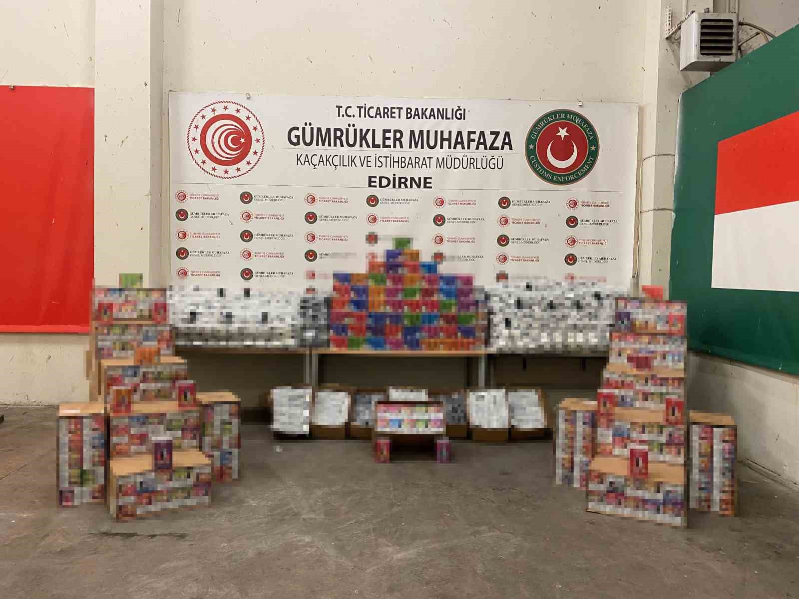 sinir-kapilarinda-kacakciliga-buyuk-darbe-milyonlarca-lira-degerinde-kacak-urun-ele-gecirildi