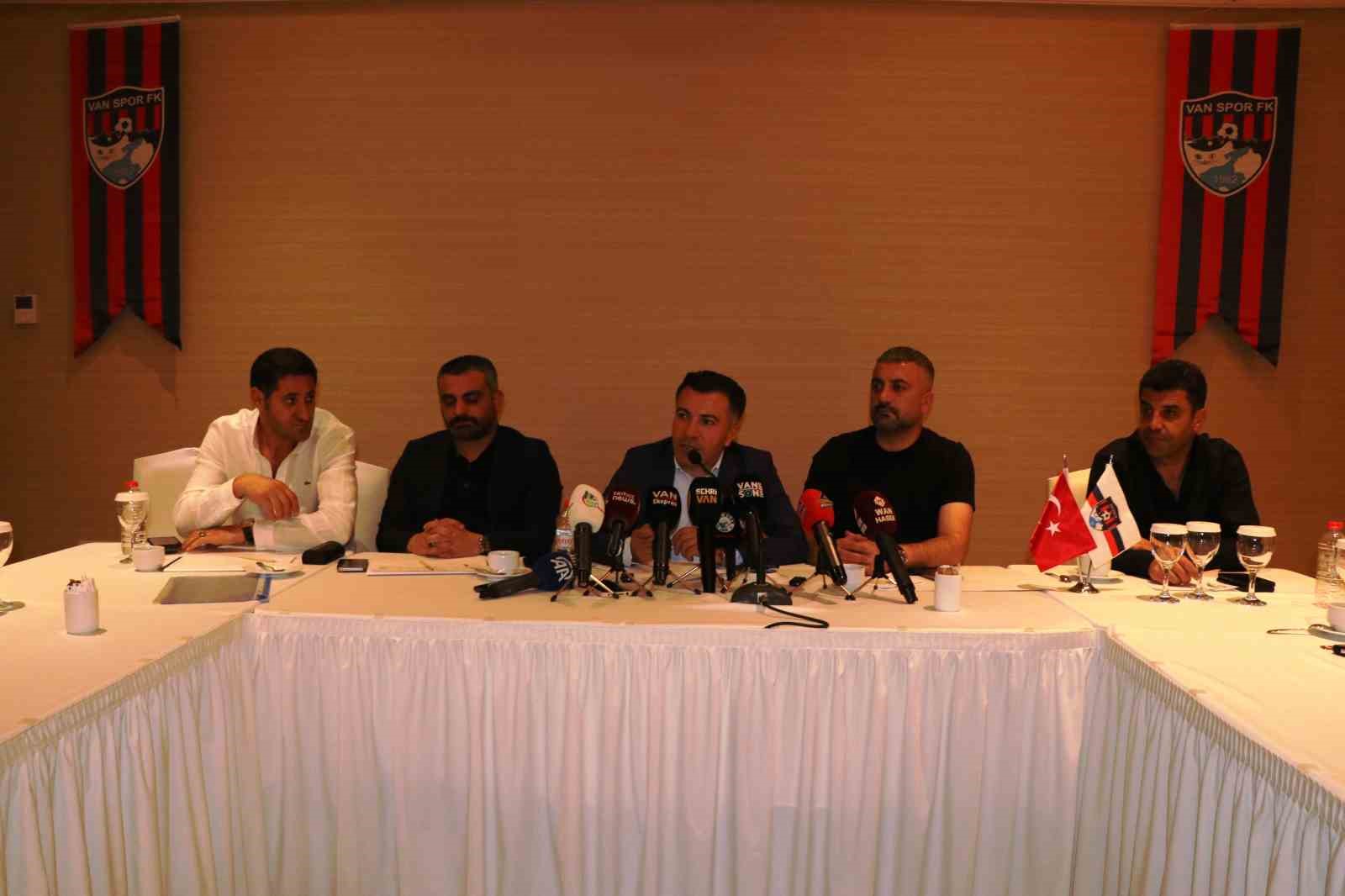 vanspor-yonetimi-basinla-bir-araya-geldi