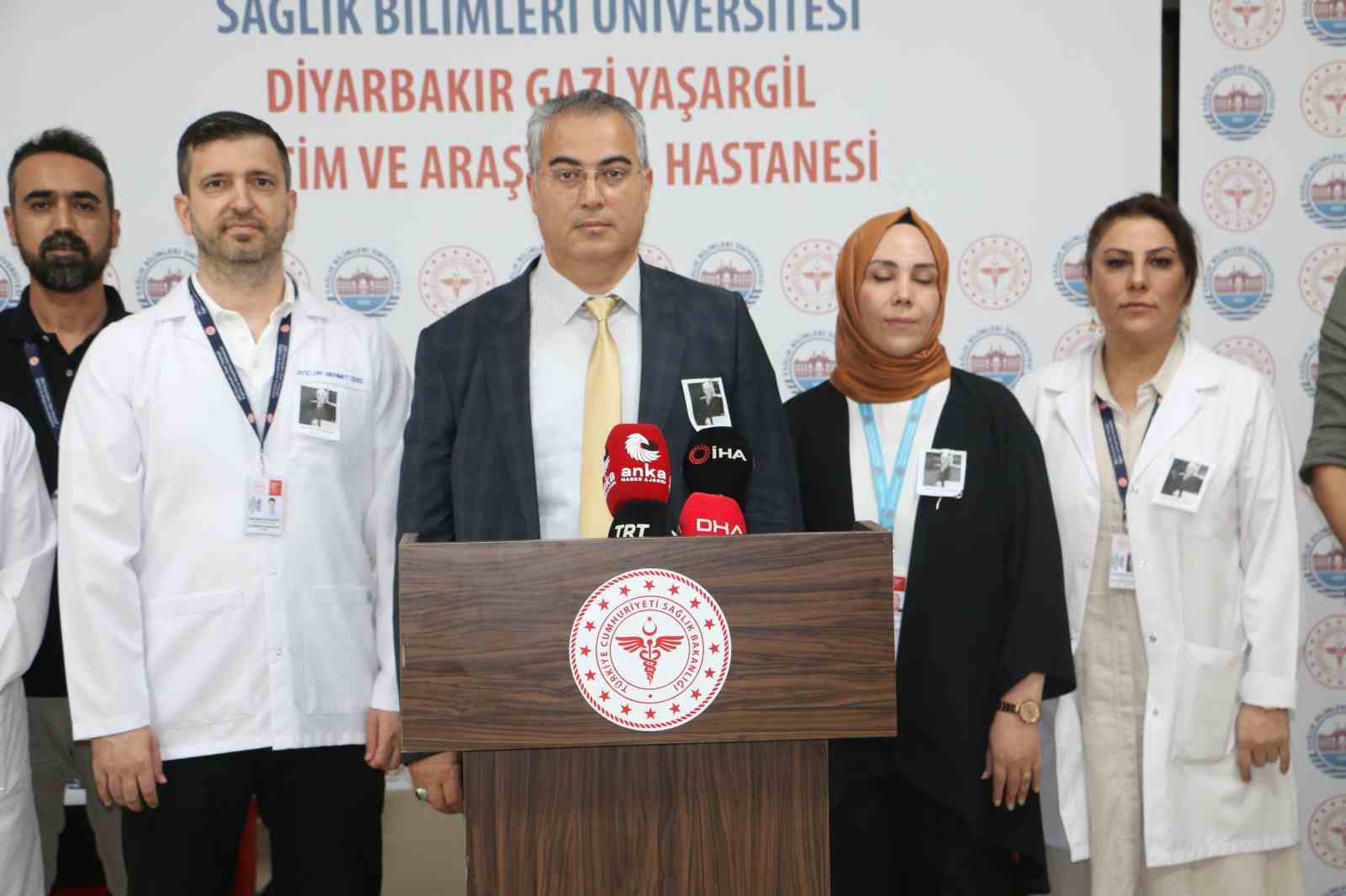 yuzyilin-en-iyi-beyin-cerrahi-secilen-prof-dr-gazi-yasargil-diyarbakirda-anildi