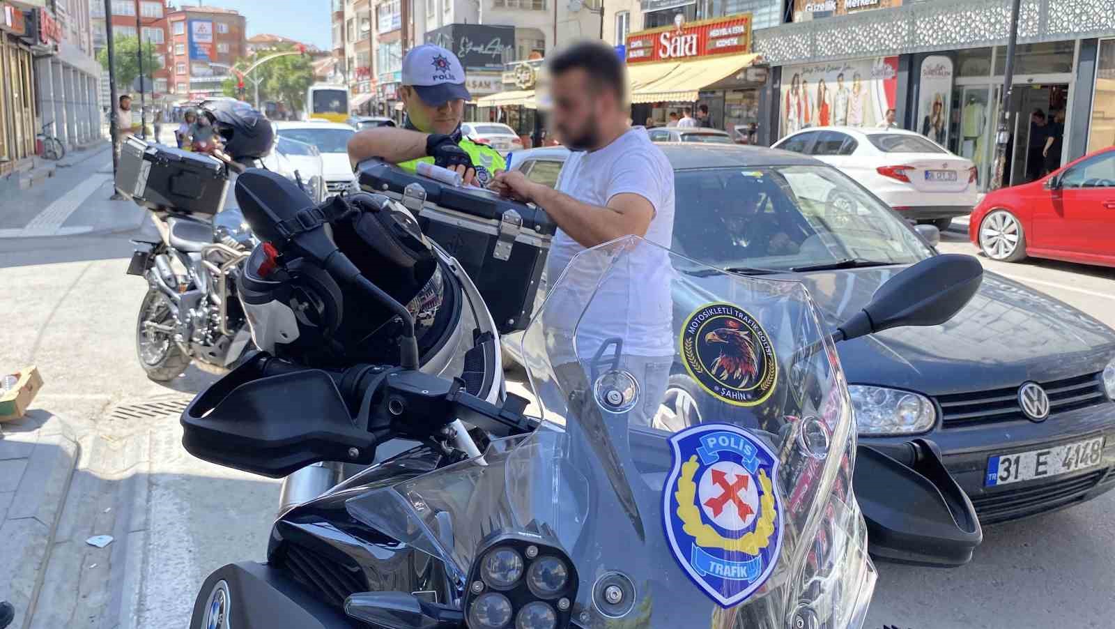 abart-egzozlu-motosikletliye-9-bin-267-lira-ceza