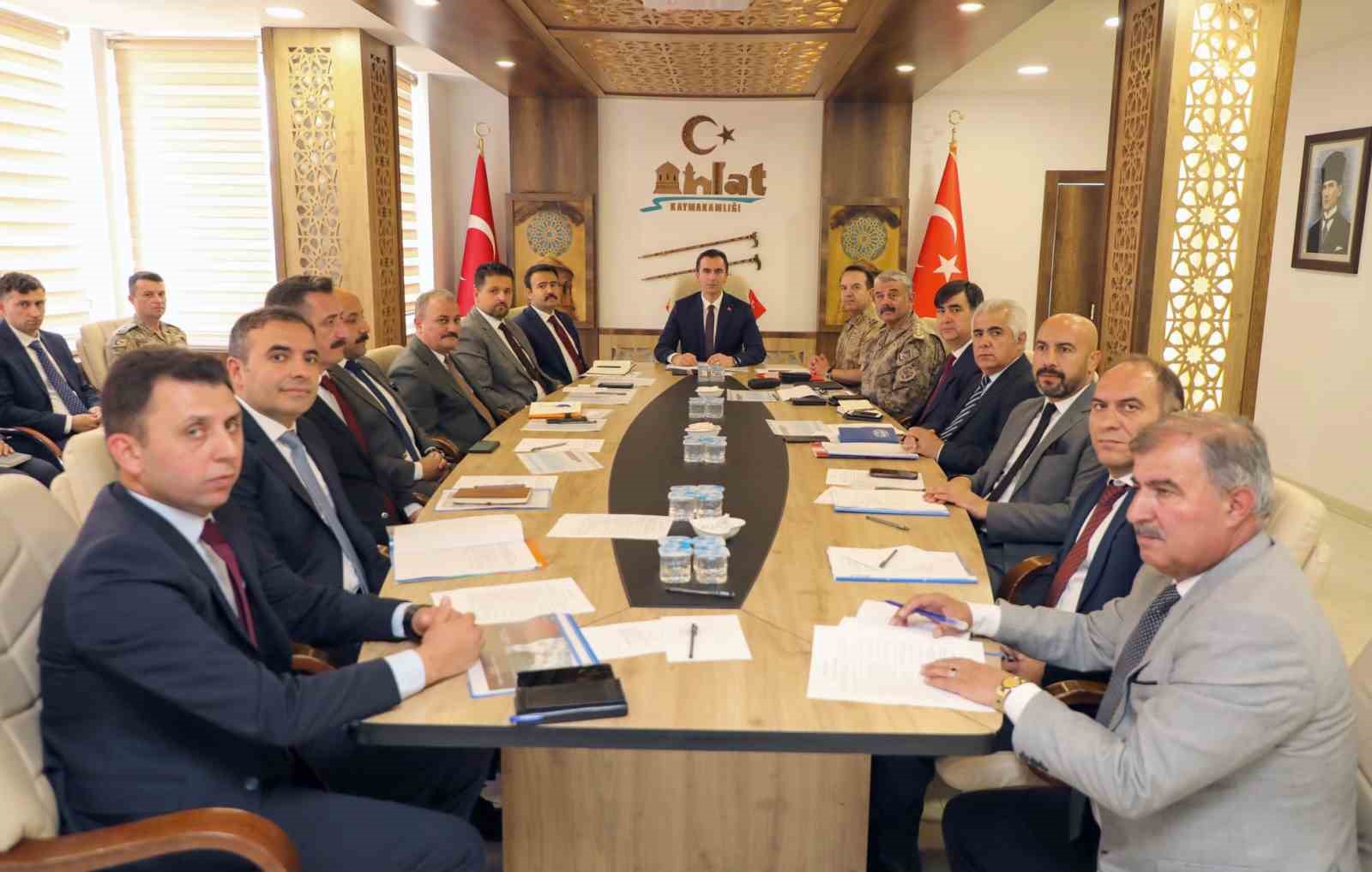 ahlatta-1071-ahlat-malazgirt-zaferi-kutlamalari-hazirlik-toplantisi