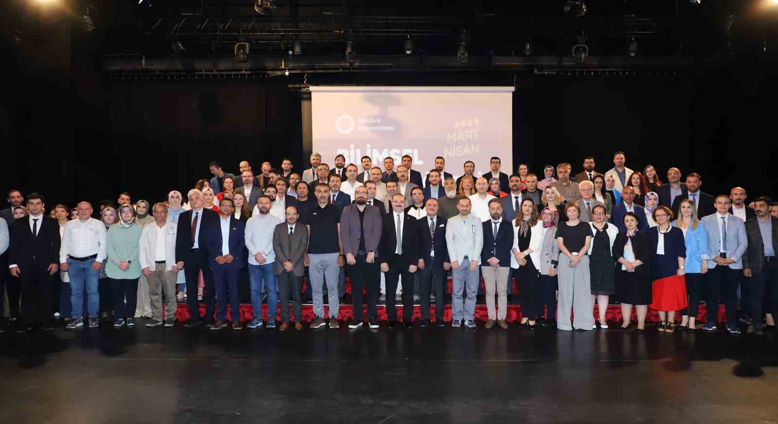 ataturk-universitesi-bilimsel-tesvik-toreni-ile-akademisyenlerini-odullendirmeye-devam-ediyor