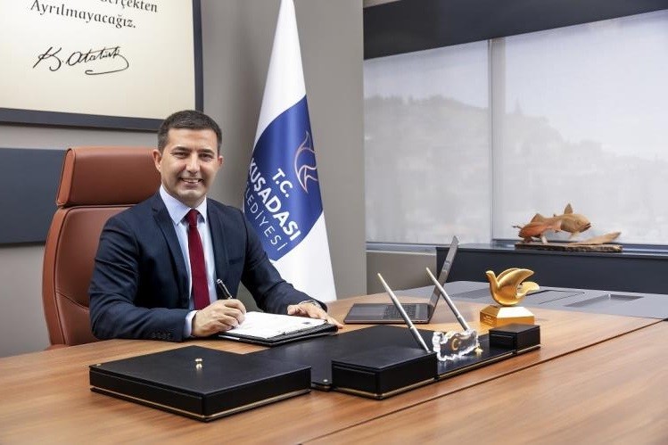 baskan-gunelden-kusadasina-yeni-proje