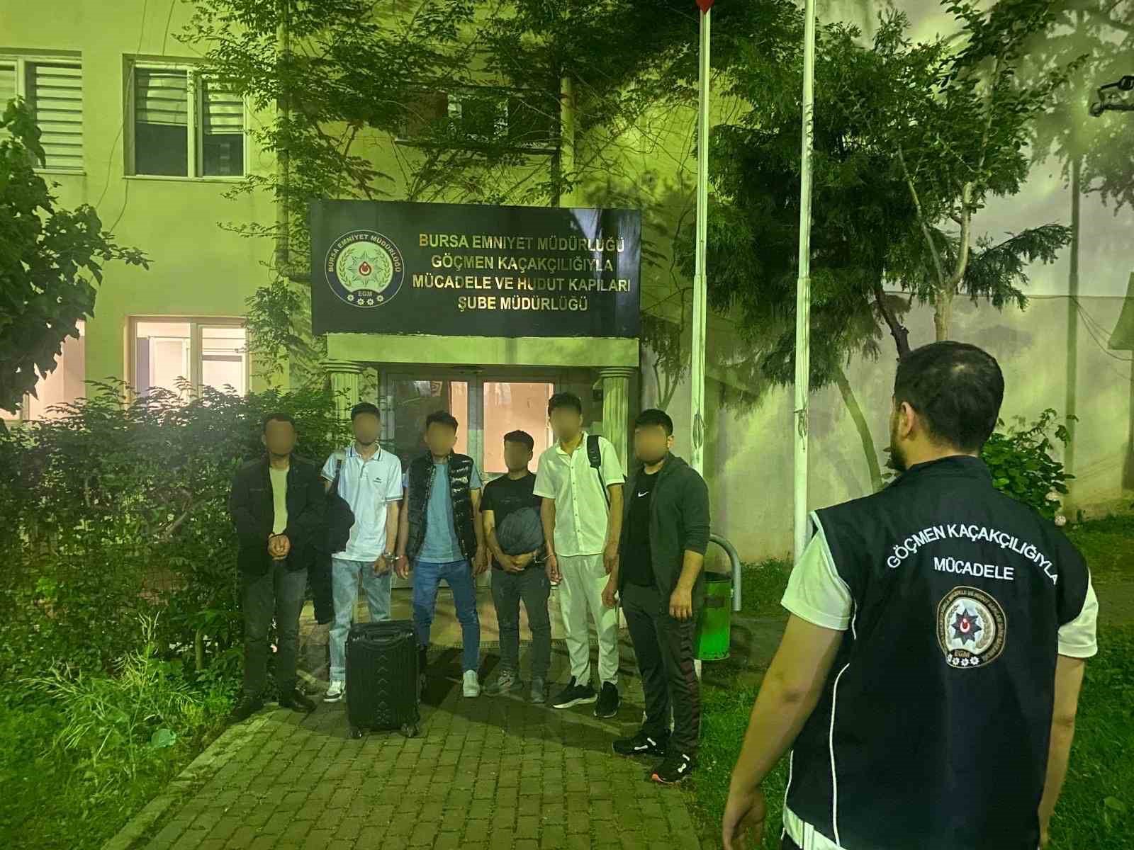 bursada-gocmen-kacakciligi-operasyonu-2-supheli-ve-7-kacak-gocmen-yakalandi