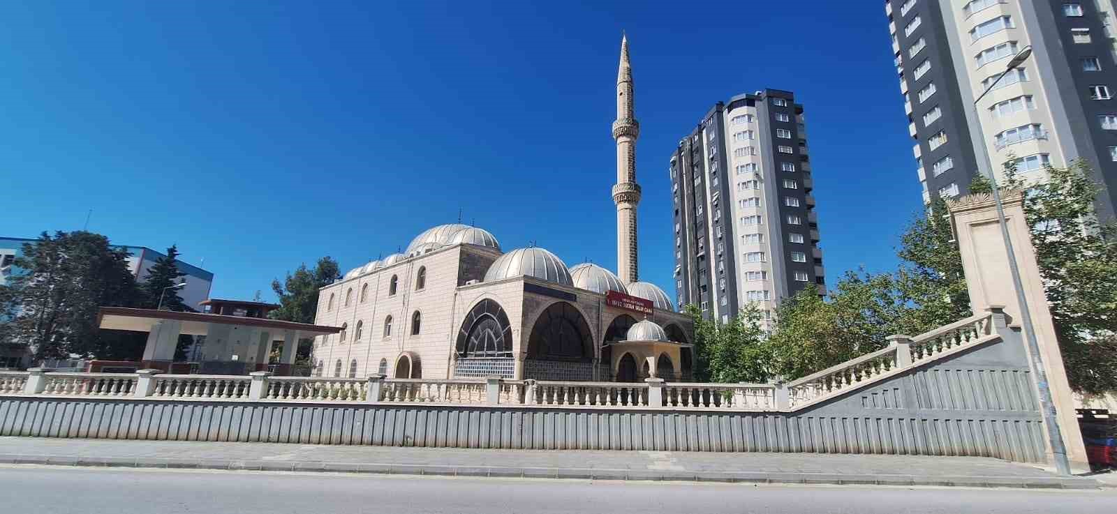 camiden-ses-sistemi-ve-kablosu-calindi