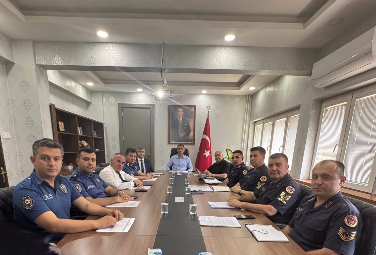 caycumada-ilk-kez-yapilacak-olan-yks-sinavi-icin-toplandilar