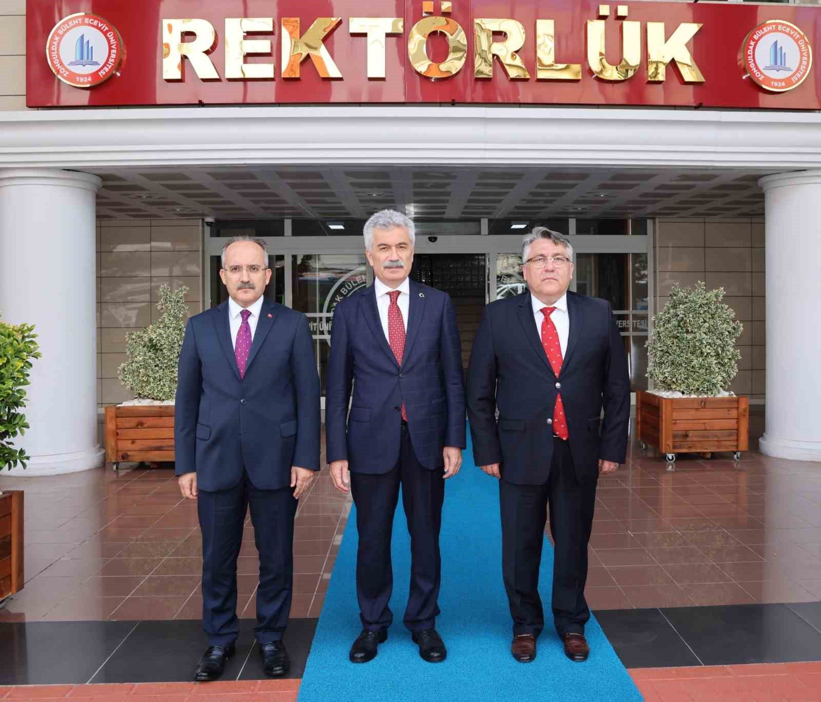 danistay-baskani-yigitten-rektor-ozolcere-ziyaret