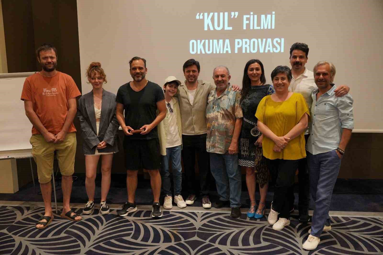 genc-oyuncu-mustafa-konak-yeni-proje-icin-kamera-karsisinda
