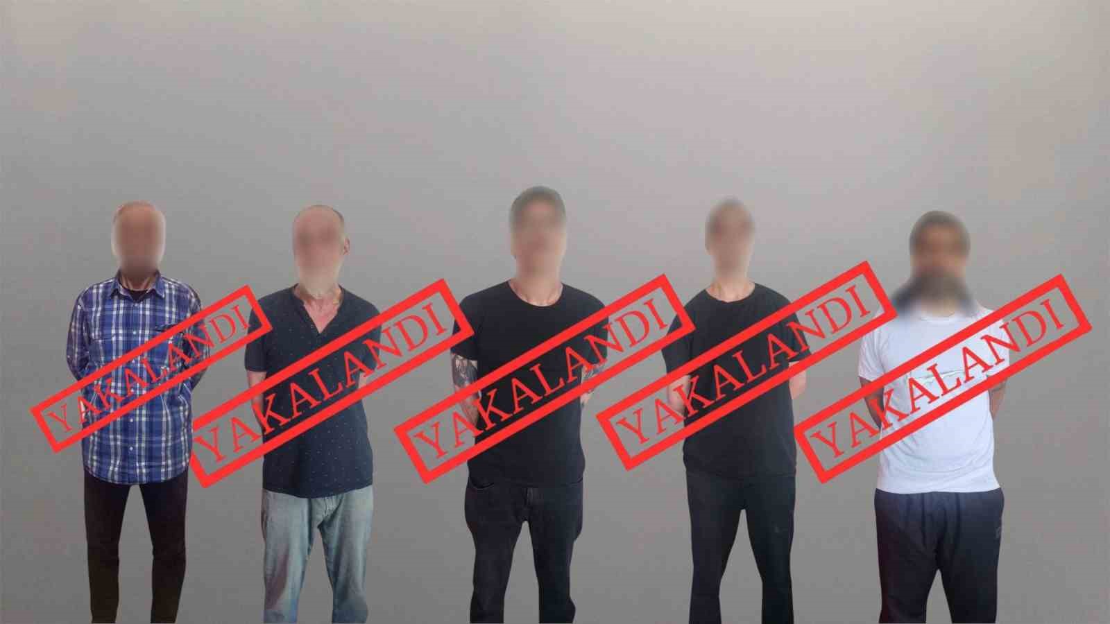 kirmizi-bultenle-aranan-5-kisi-yakalanarak-turkiyeye-getirildi