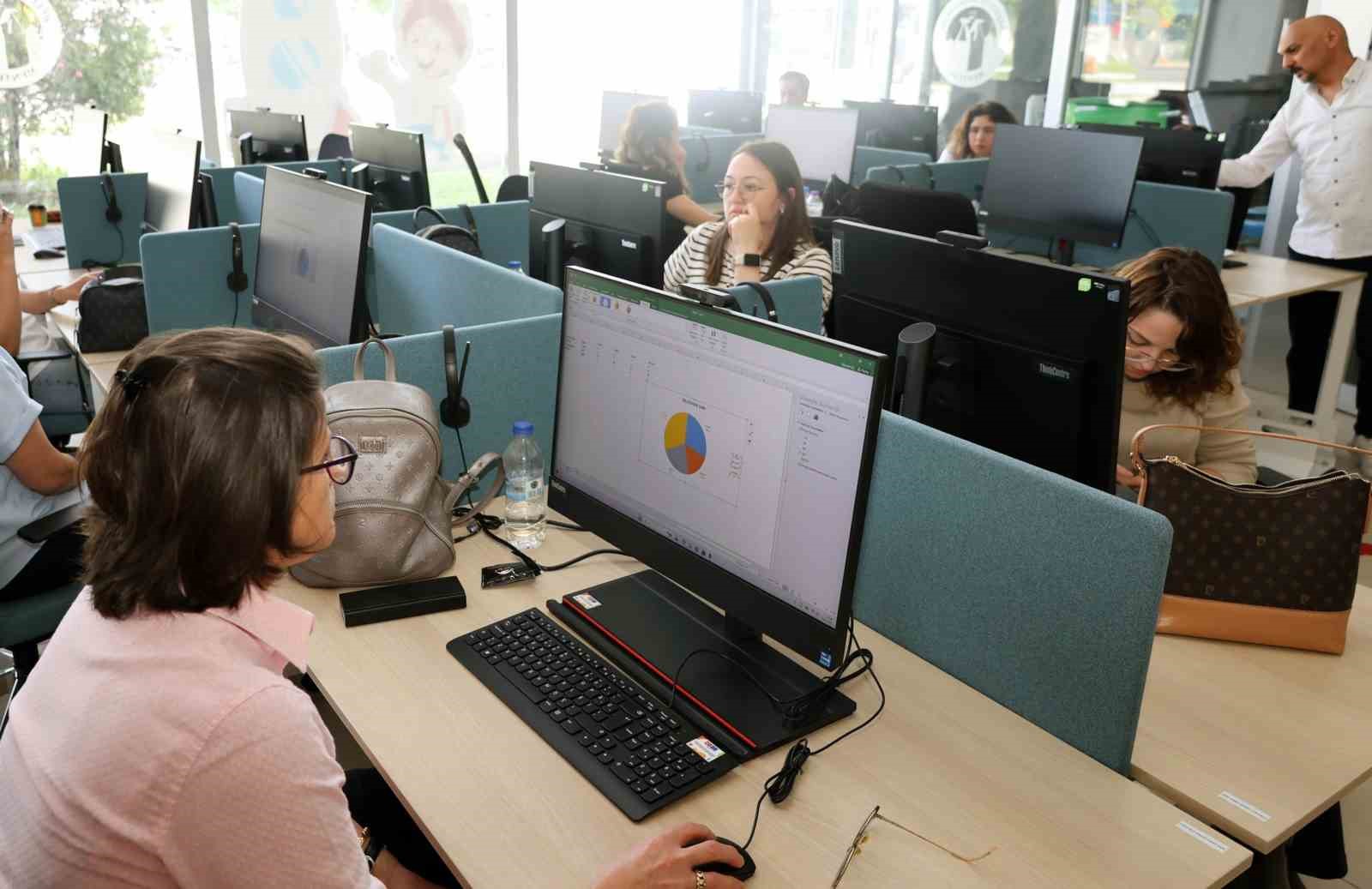 mentese-belediyesi-personeline-temel-ofis-programlari-egitimi