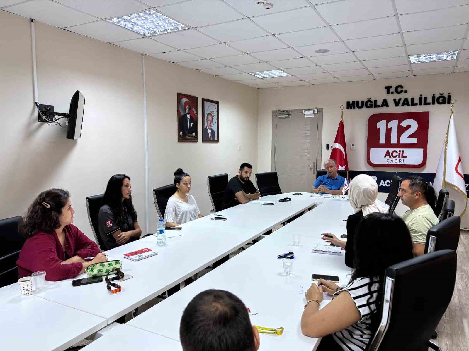 mugla-112-acil-cagri-merkezinde-aylik-degerlendirme-toplantisi-gerceklestirildi
