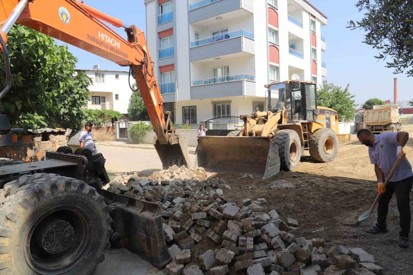 turgutlunun-sokaklari-bir-bir-yenileniyor