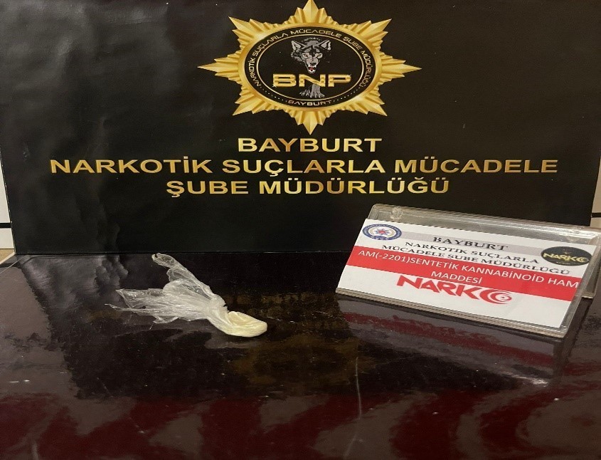 bayburtta-3-sahisa-uyusturucu-kullanmaktan-islem-yapildi
