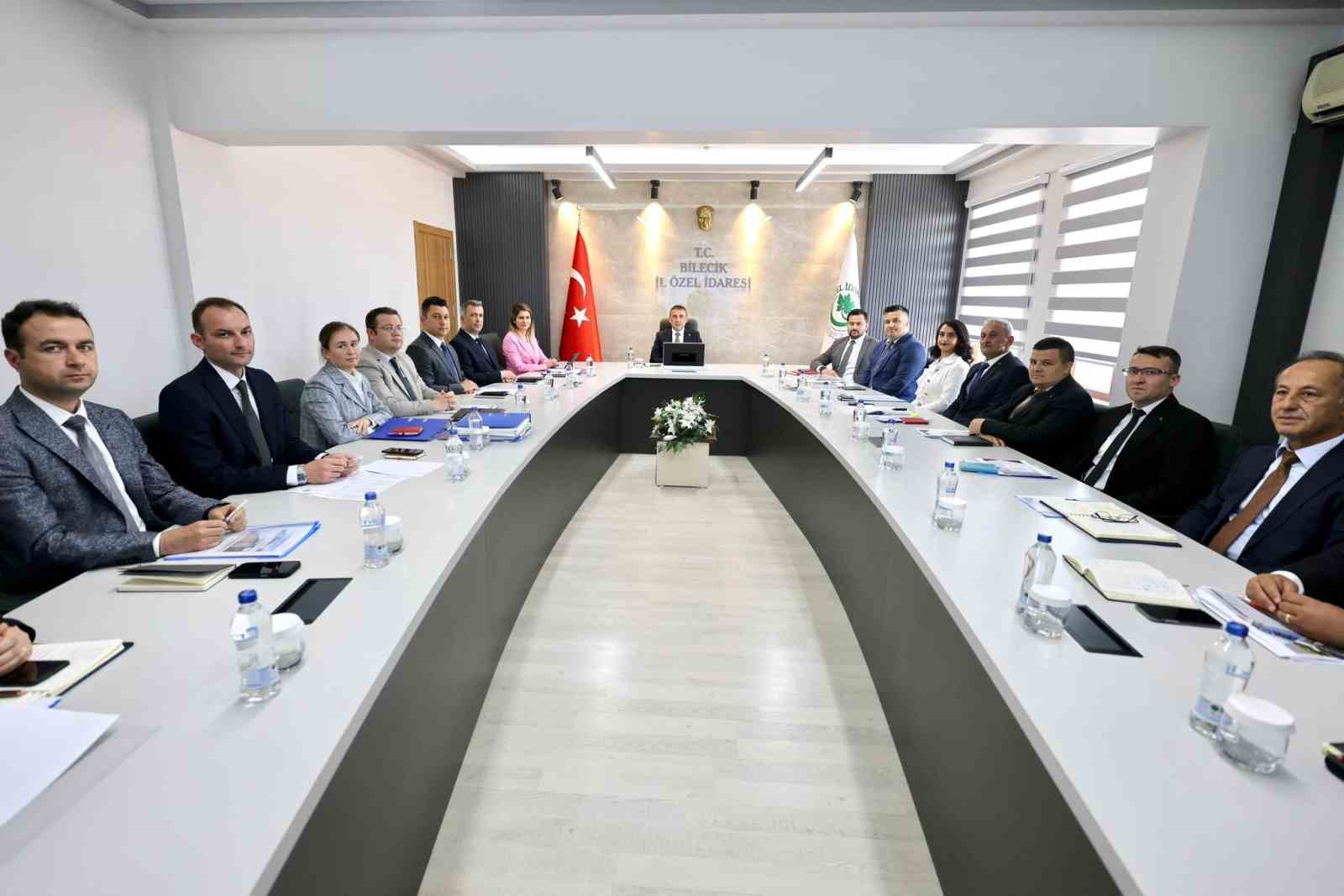 bilecik-valisi-sozer-il-ozel-idaresi-calismalarini-inceledi