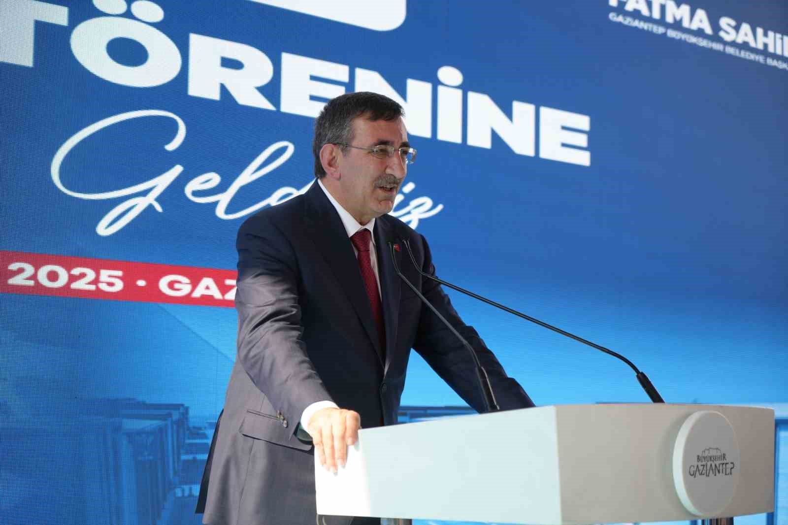 cumhurbaskani-yardimcisi-cevdet-yilmaz-busem-acilisinda-konustu