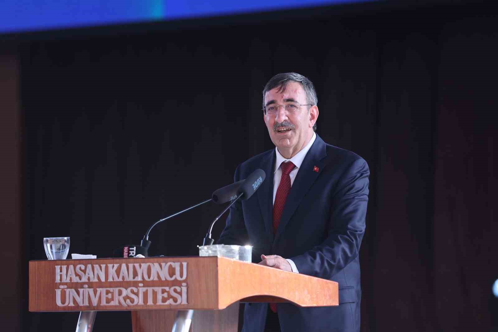 cumhurbaskani-yardimcisi-yilmaz-2002de-yurt-kapasitemiz-182-bin-iken-bugun-bu-sayi-neredeyse-1-milyona-ulasti