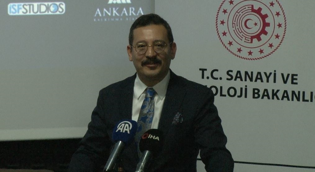 dijital-sanat-akademisi-2nci-donem-mezunlarini-verdi