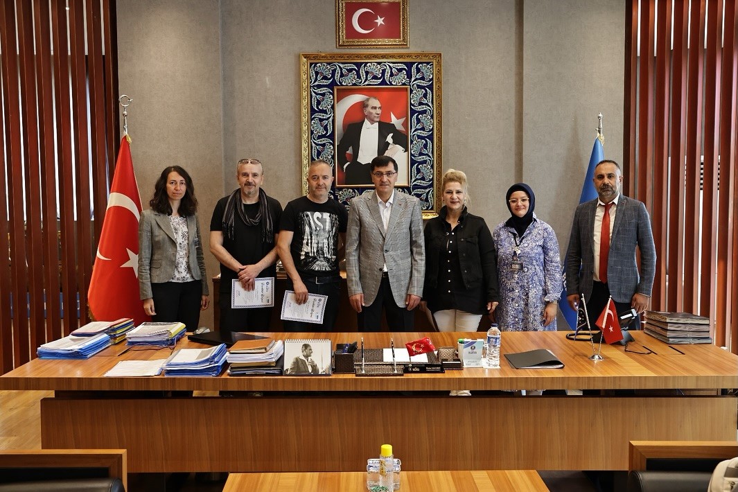 gonullu-sanatcilara-tesekkur-belgesi