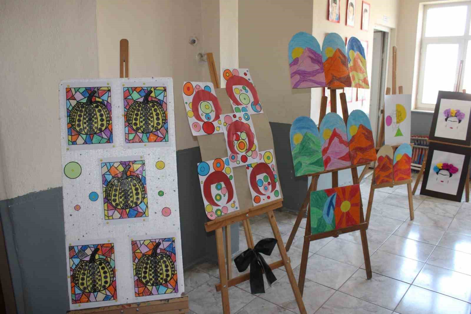 hamurda-koy-okulunda-sanat-ruzgari-esti