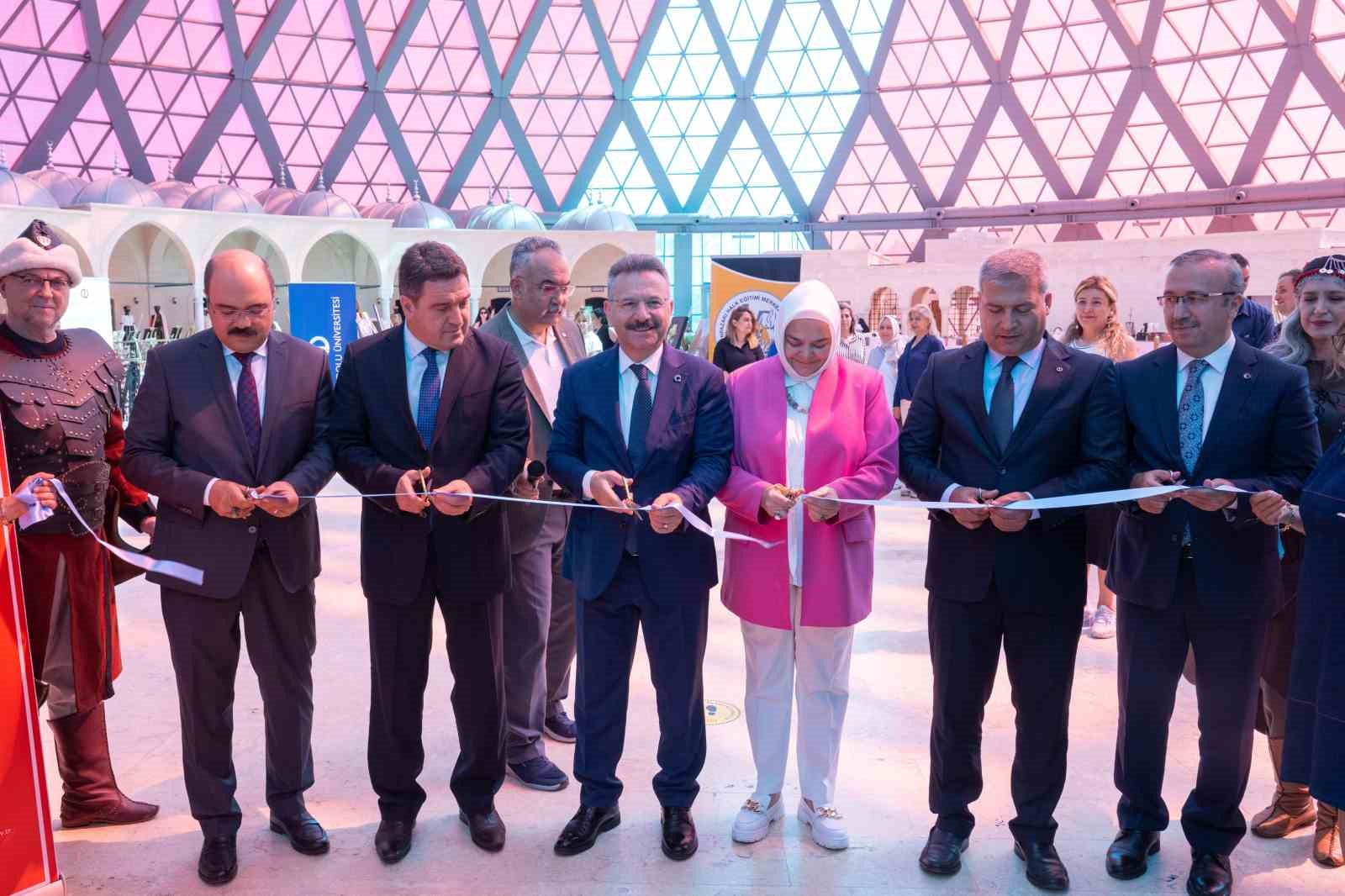 hayat-boyu-ogrenme-yil-sonu-sergisinin-acilis-toreni-yapildi
