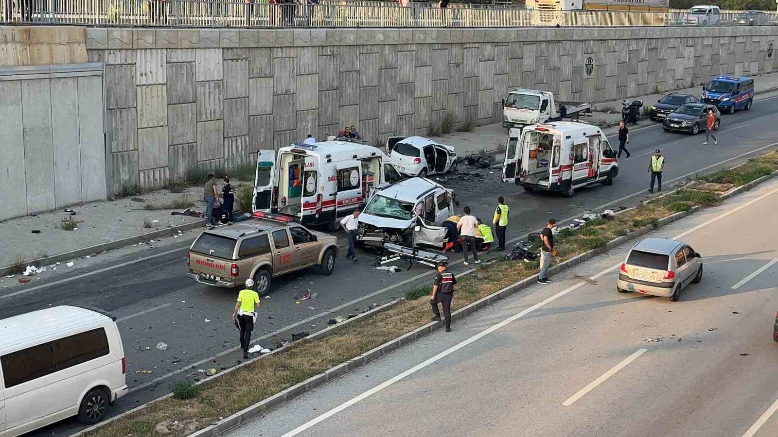 kastamonuda-zincirleme-trafik-kazasi-9-yarali
