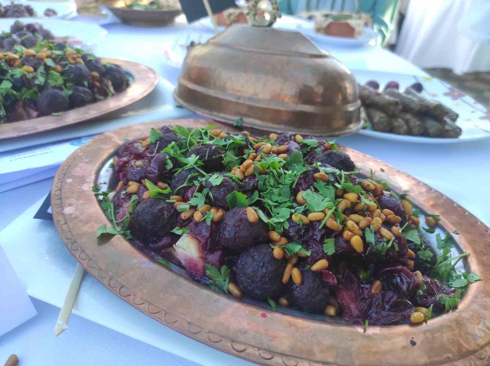 kiraz-festivalinde-lezzet-yarisi-kirazdan-kebap-1nci-oldu
