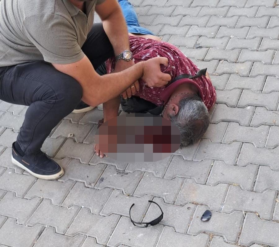 kontrolden-cikan-motosiklet-park-halindeki-araclara-carpti-1-yarali