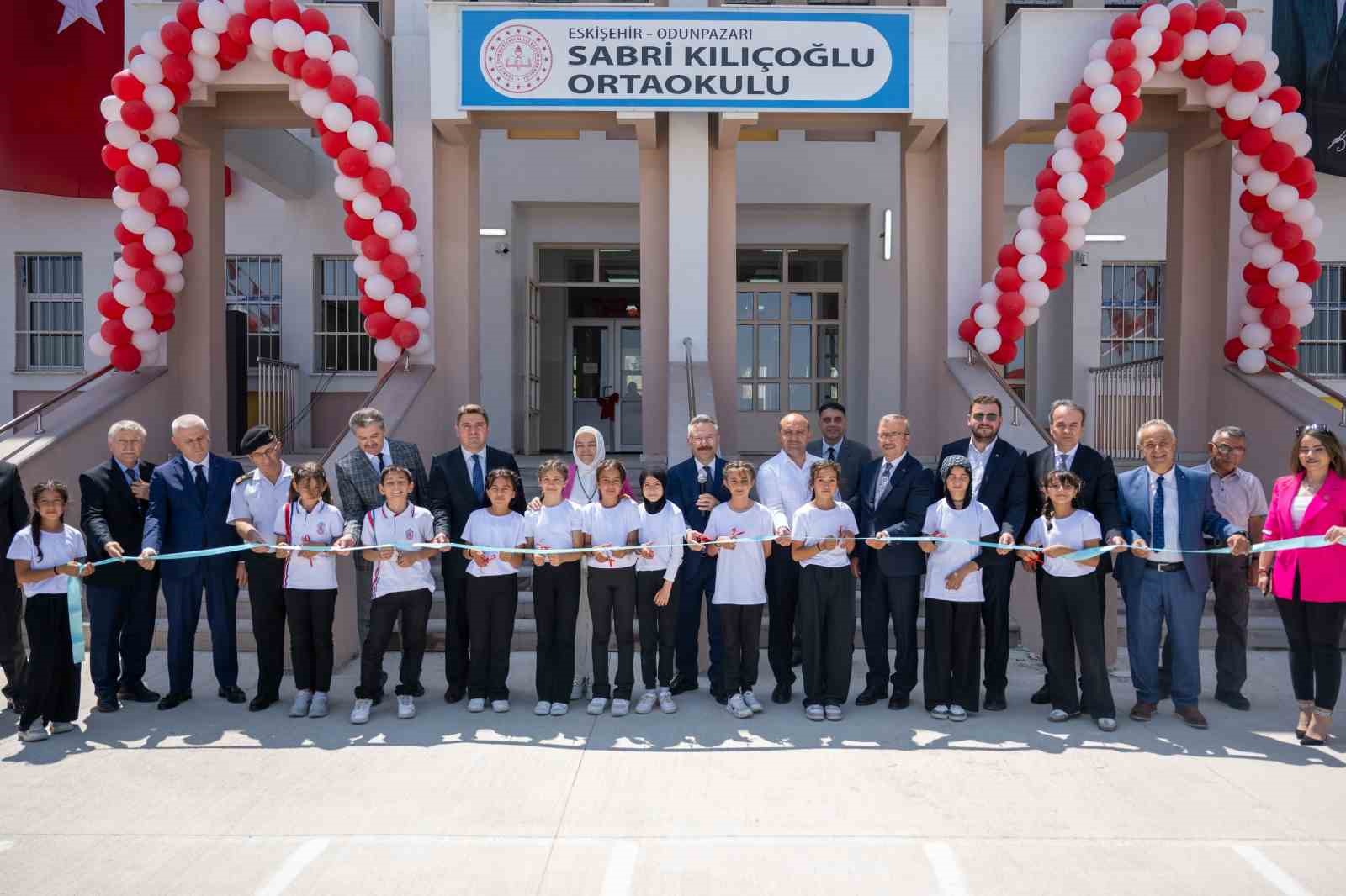 sabri-kilicoglu-ortaokulu-ve-suleyman-sah-anadolu-lisesinin-acilis-toreni-yapildi