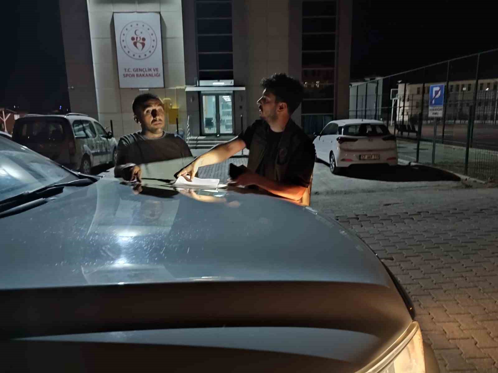 sinopta-yarali-halde-bulunan-leylek-tedavi-altina-alindi