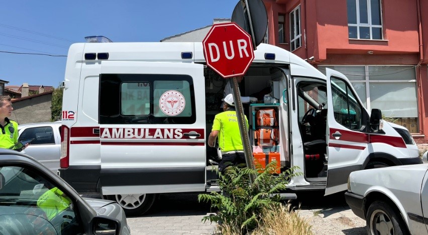 tavsanlida-trafik-kazasi-2-yarali