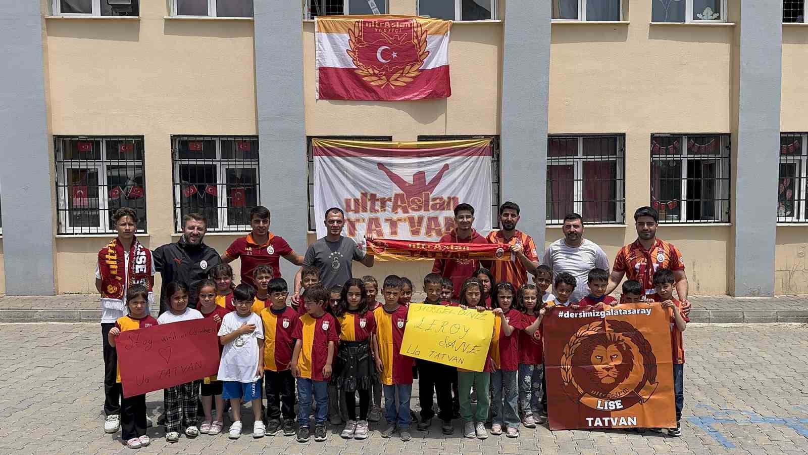 ultraslan-tatvandan-minik-taraftarlara-forma-surprizi