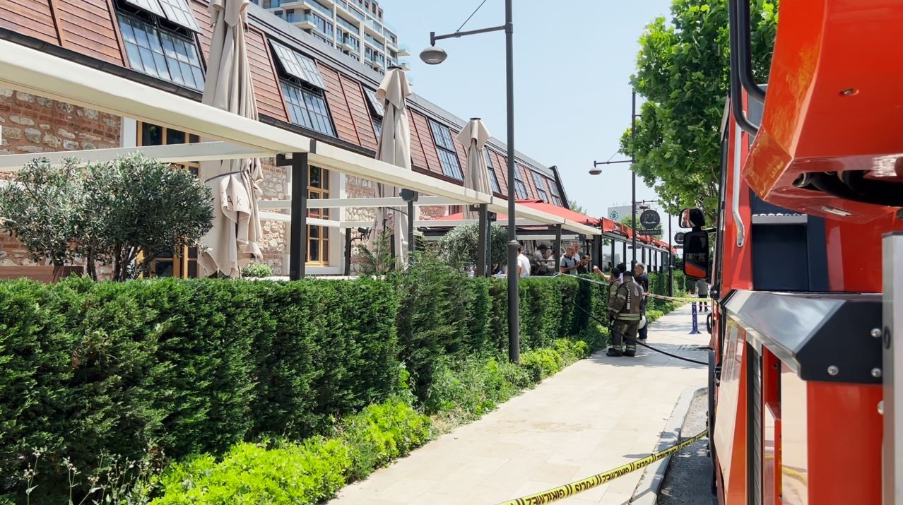 zeytinburnu-fisekhanede-bir-restoranda-korkutan-yangin