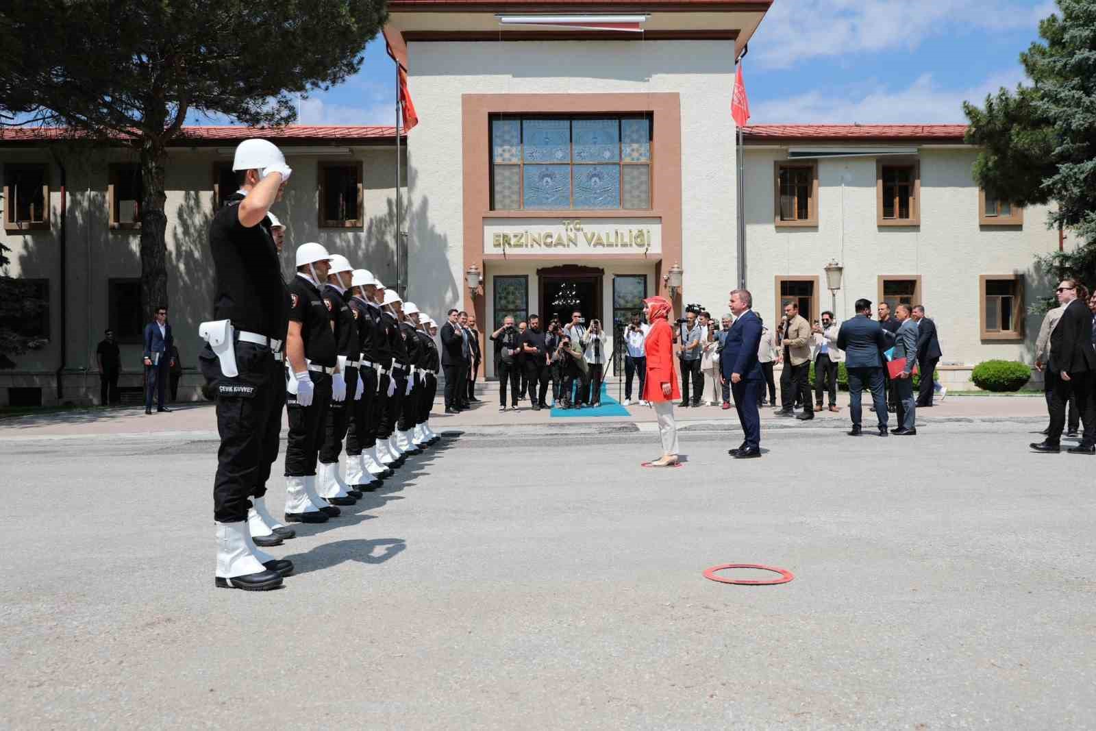 bakan-goktas-erzincan-valiligini-ziyaret-etti