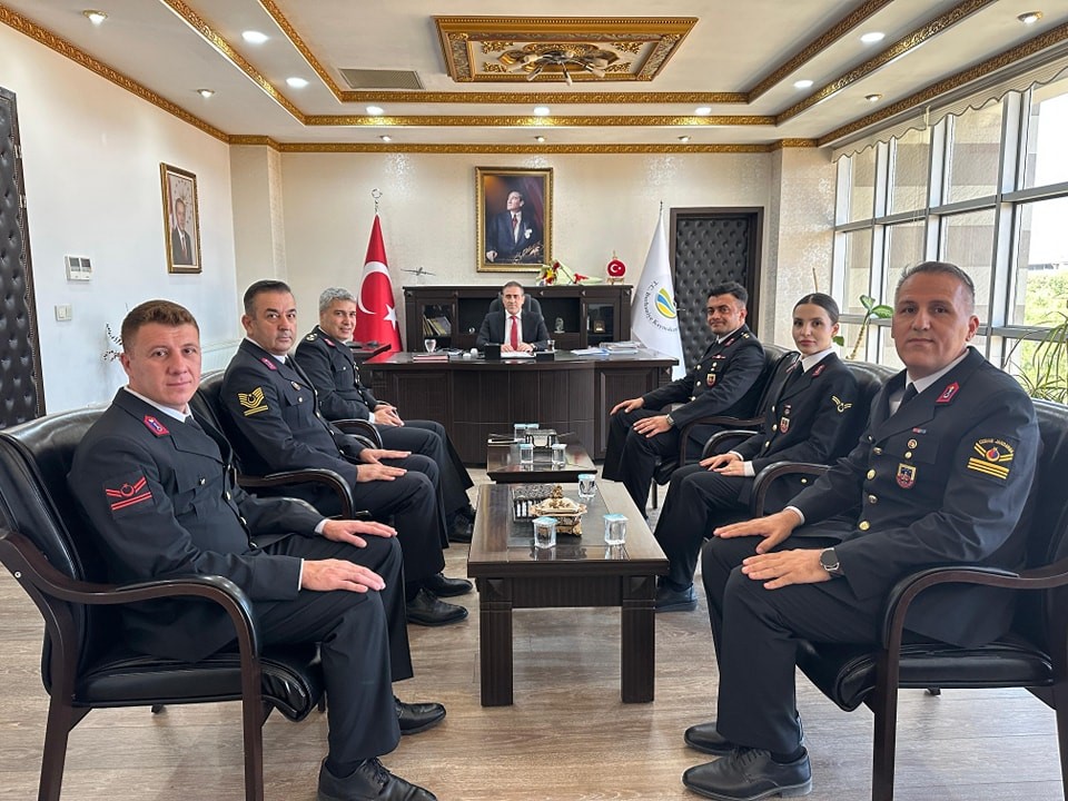burhaniyede-jandarma-teskilati-kaymakam-memisi-ziyaret-etti