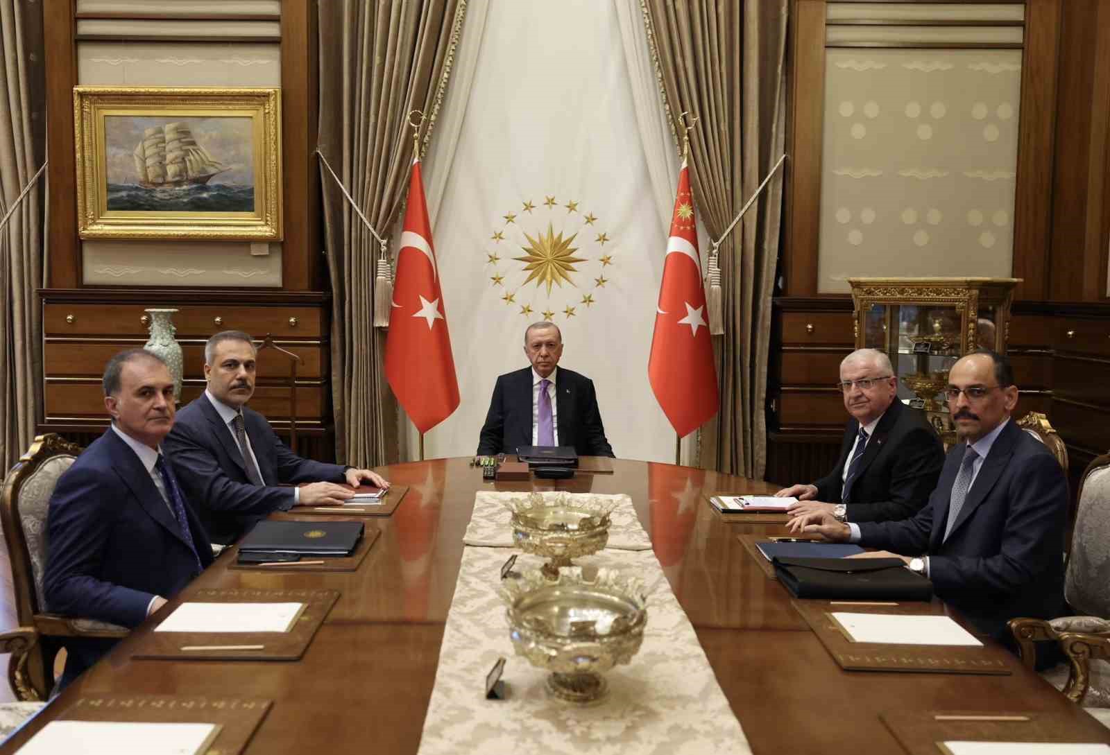 cumhurbaskani-erdogan-baskanliginda-guvenlik-toplantisi-gerceklestirildi